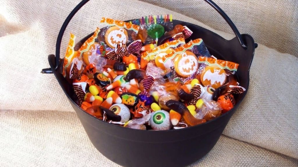 Cesta de caramelos para Haloweeb